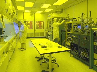 1024px-Clean_room